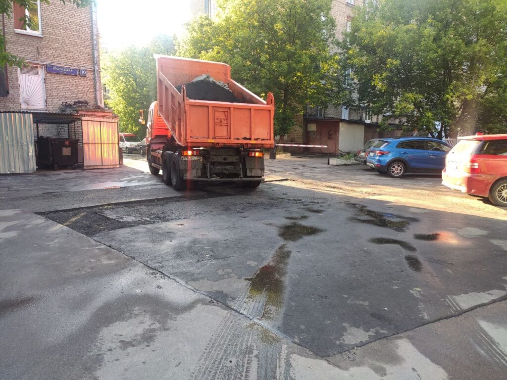 «Ликвидация» лужи на Ярославской улице